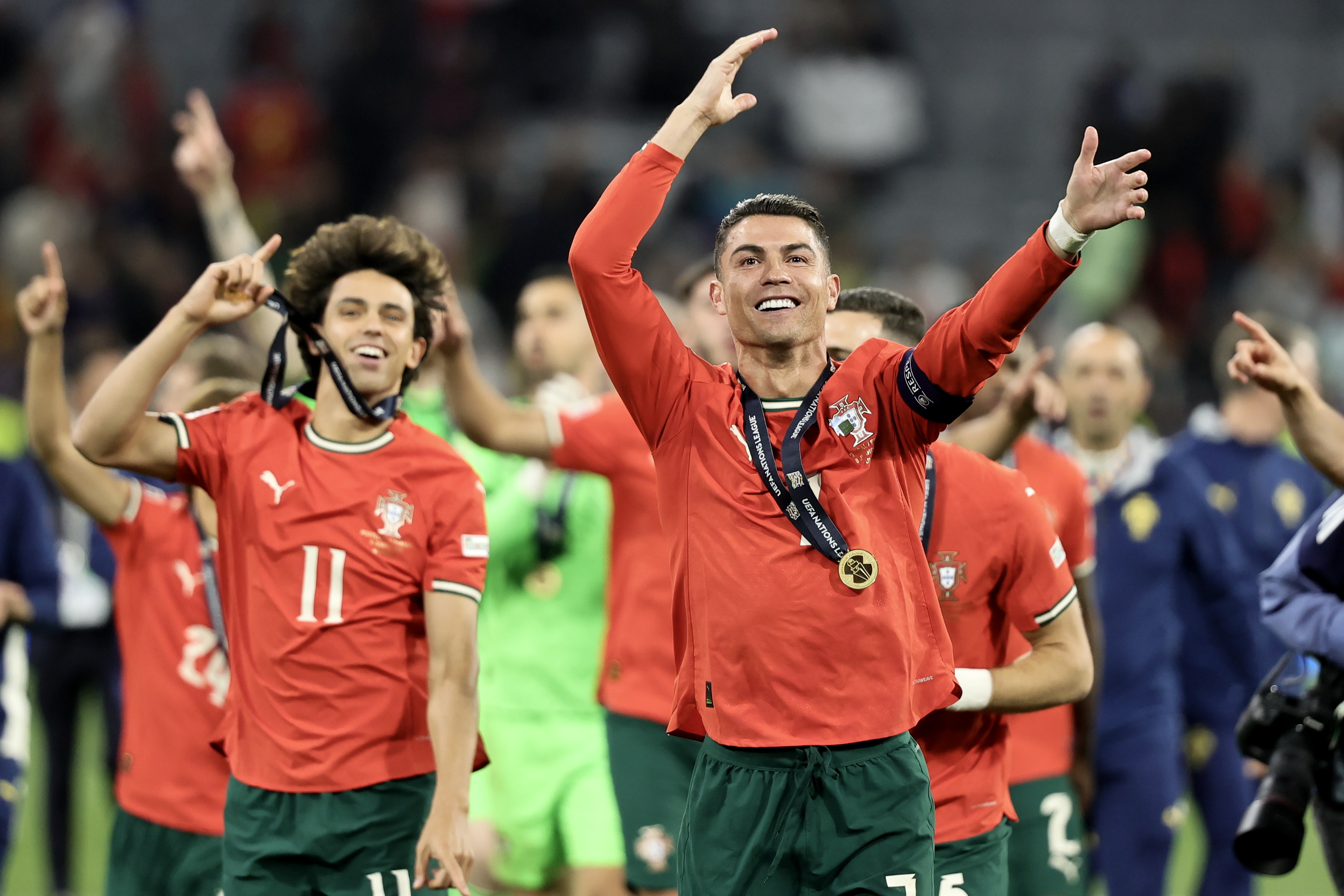 葡萄牙国家队大胜，准备迎接欧锦赛挑战，掌声雷动