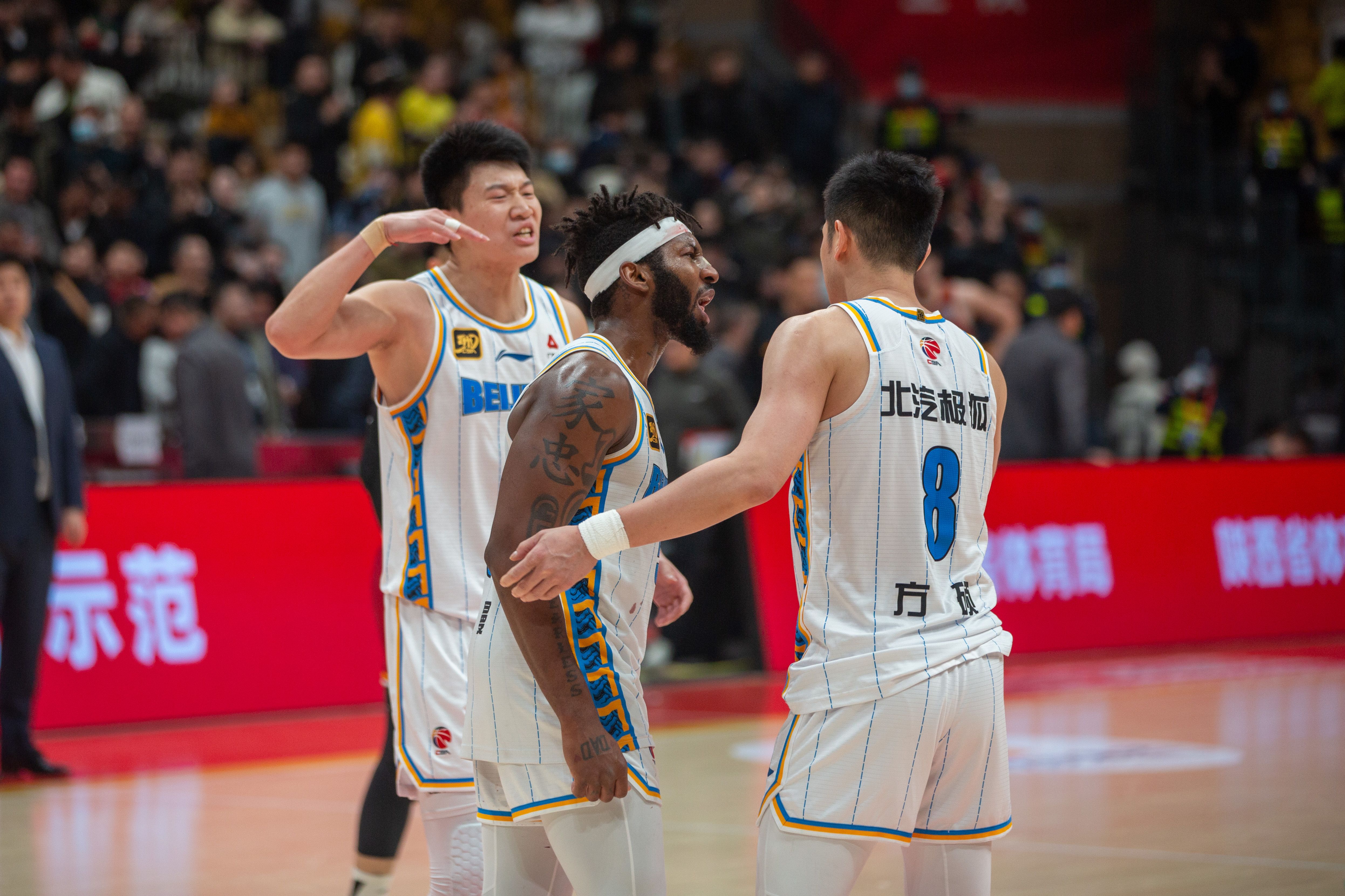 山西队力克北京队,范弗利特关键制胜 山西队力克北京队,范弗利特关键制胜