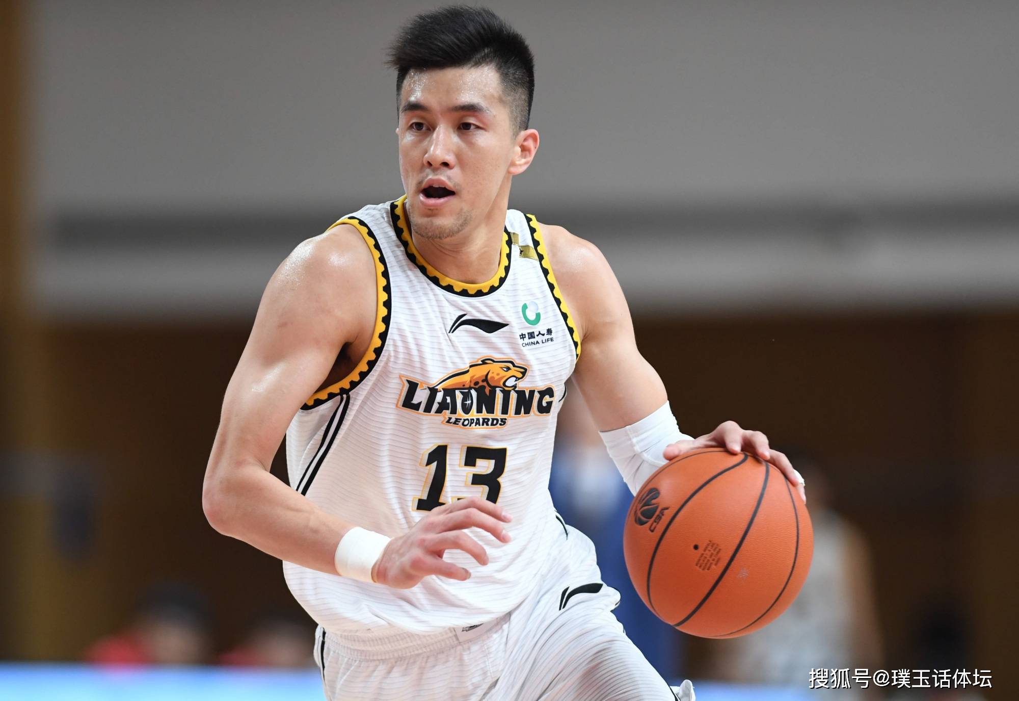 掘金逆转76人，郭艾伦状态火热