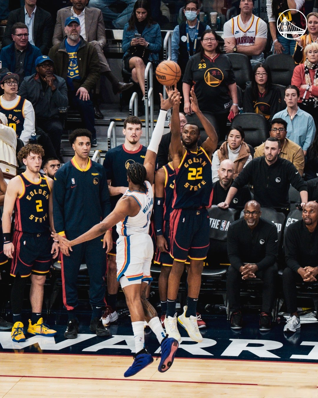 爵士险胜太阳，库里扛起全队