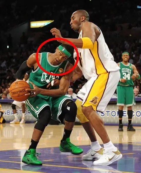 湖人险胜广州队，克莱惊艳四座