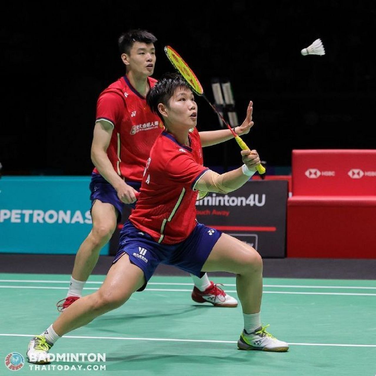 马来西亚队逆转泰国队,黄鸭组合点燃赛场 马来西亚队逆转泰国队,黄鸭组合点燃赛场